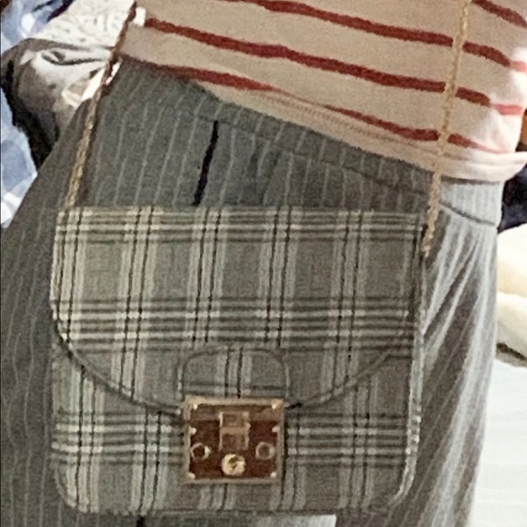 Plaid Purse With Gold Chain Strap - Picture 2 of 3